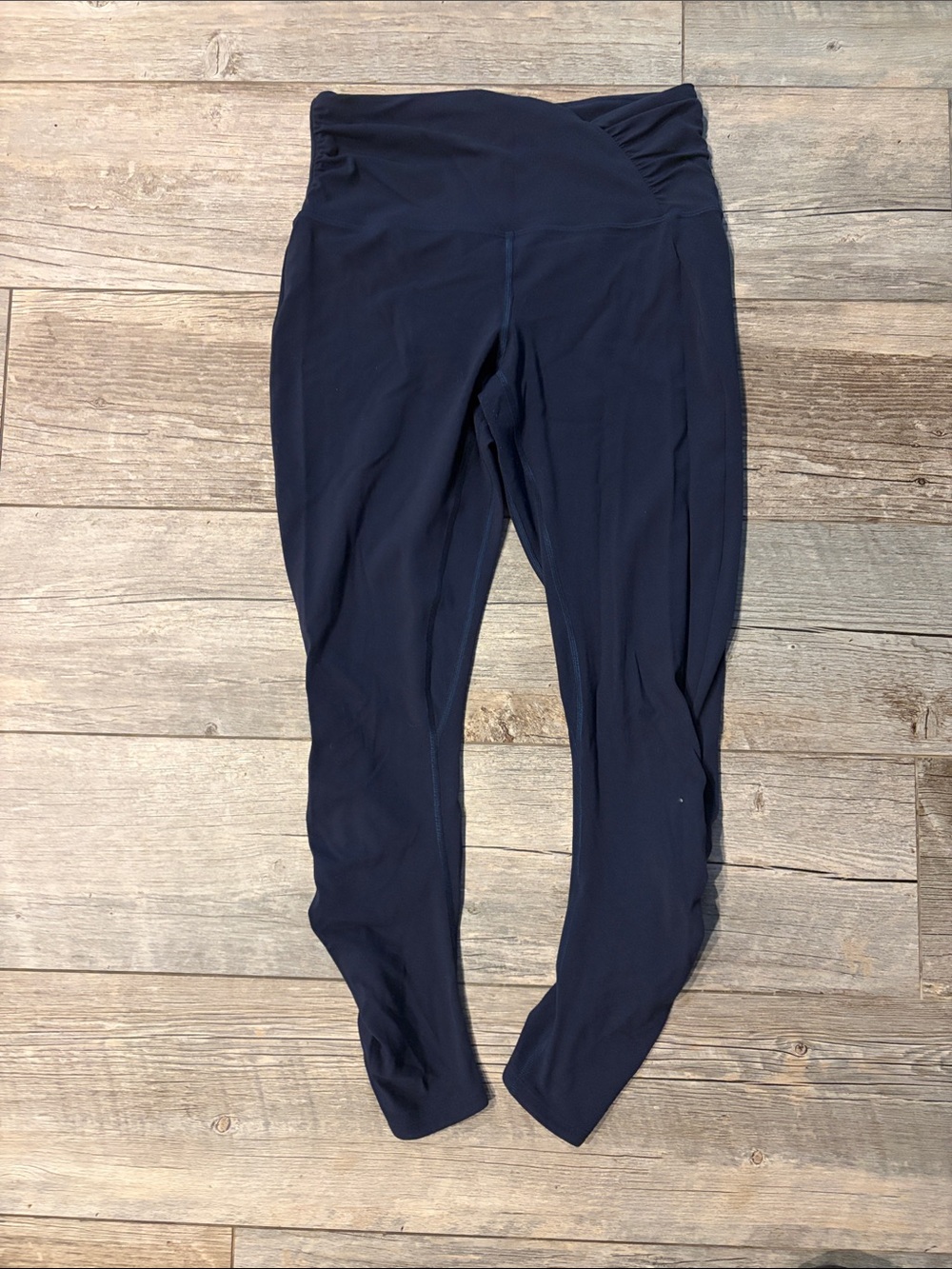 Lululemon super soft knit leggings navy blue w/ruching detail at ankles sz 10